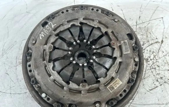 Dacia Duster Clutch set kit 8200450217 302052316R