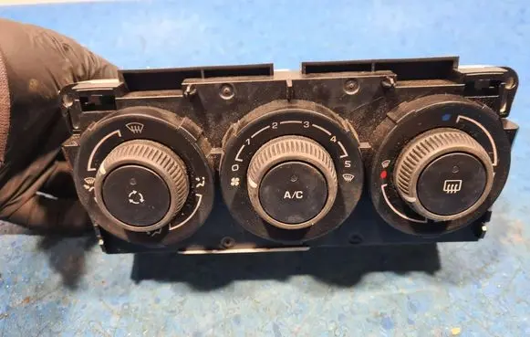 Citroen C3 Picasso Tailgate/trunk/boot open switch T1001394S