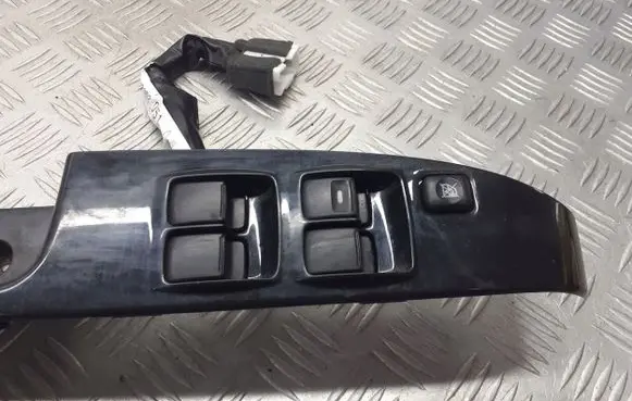 Mitsubishi Outlander Electric window control switch MR502231