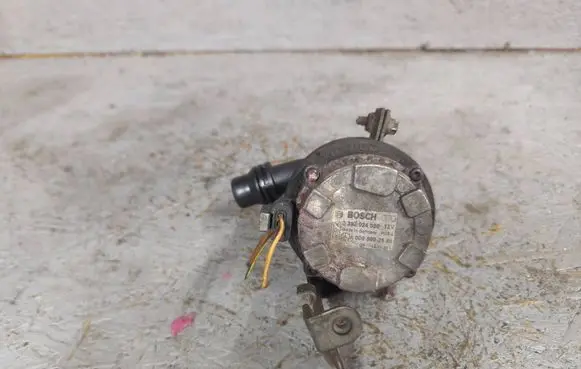 Mercedes-Benz C W205 Electric auxiliary coolant/water pump A0005002686 0392024050 1411201