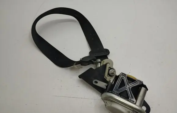 Mazda CX-7 Front seatbelt C9586N 0438112 G1196