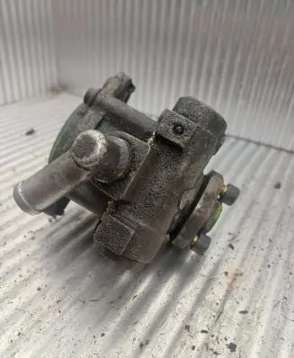 Volkswagen II LT Power steering pump 2107250 61289