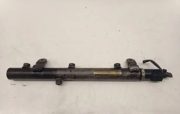 Mercedes-Benz R W251 Fuel main line pipe A6420700695