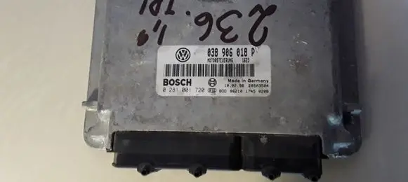 Volkswagen PASSAT B5 Engine control unit/module 0281001720 038906018P