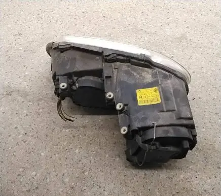 Volkswagen Touran I Headlight/headlamp 1T0941006F 0301205202