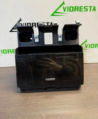 Jaguar XF X250 Cup holder front E129652100 150713 V12501