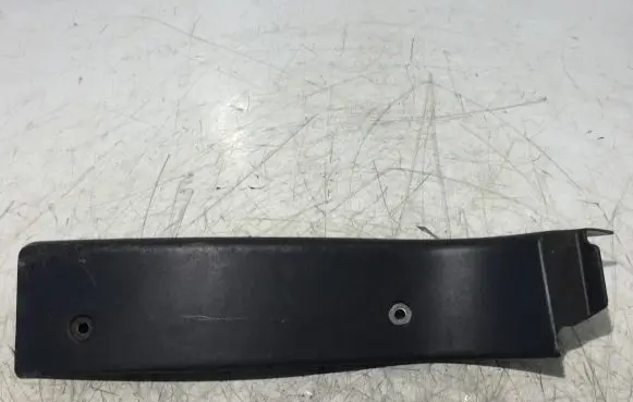 Foot area side trim