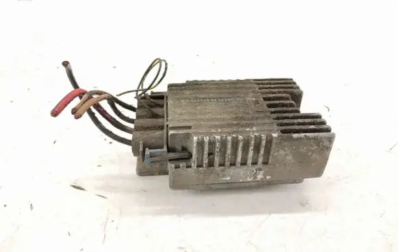 Mercedes-Benz E W210 Coolant fan relay A0235456832 0235456832