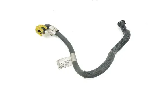 Engine coolant pipe/hose