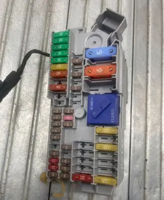 BMW 3 G20 G21 Fuse module 6807487 030093500 6114V7