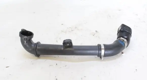 Volkswagen PASSAT B8 Coolant pipe/hose 