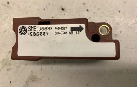 Skoda Octavia Mk1 (1U) Airbag deployment crash/impact sensor 1J0909606B 5WK42340
