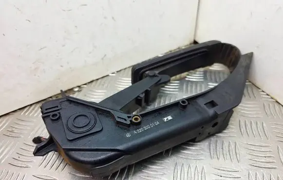 Mercedes-Benz S W221 Accelerator throttle pedal A2203000104