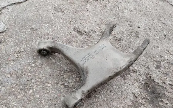 Rear upper control arm/wishbone