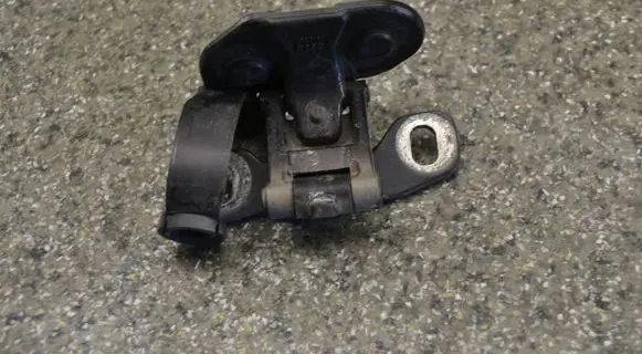 BMW 1 E81 E87 Tailgate/trunk/boot hinge 7060626