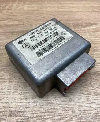 Mercedes-Benz C W202 Airbag control unit/module 0008208026