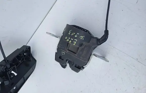Mercedes-Benz E W213 Seat back rest lock catch 003111717