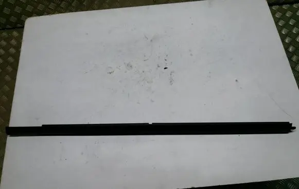 Jeep Grand Cherokee Front door glass trim molding 68257252