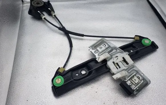 Ford Fiesta Rear window lifting mechanism without motor R9CRB