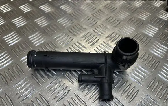 Volkswagen Golf VII Engine coolant pipe/hose 5Q0121619D