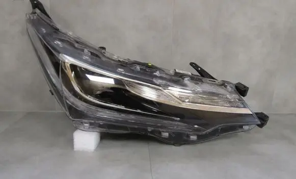 Toyota Corolla E160 E170 Headlight/headlamp 81110-02L70