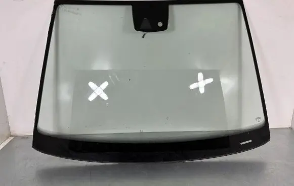 Volkswagen Golf Sportsvan Front windscreen/windshield window 