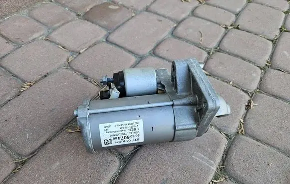 Opel Mokka B Starter motor 9830507480