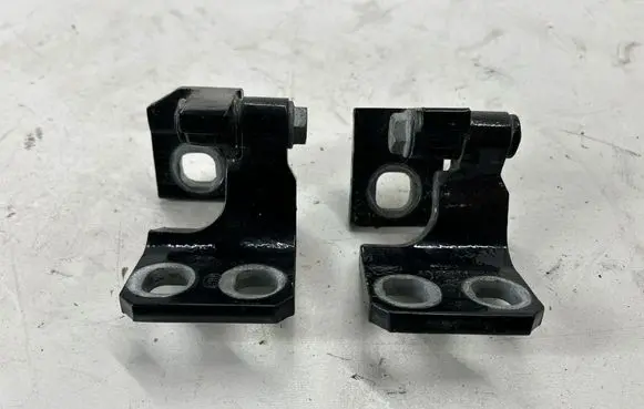 Maserati Ghibli Rear door hinge set 675000160 675000159