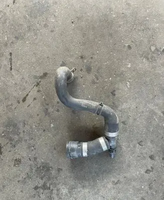 Mercedes-Benz A W176 Engine coolant pipe/hose 1765011582