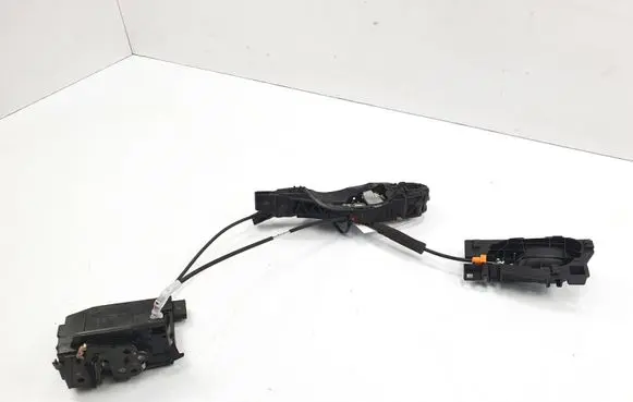 Citroen C4 II Picasso Rear door lock 9826133680