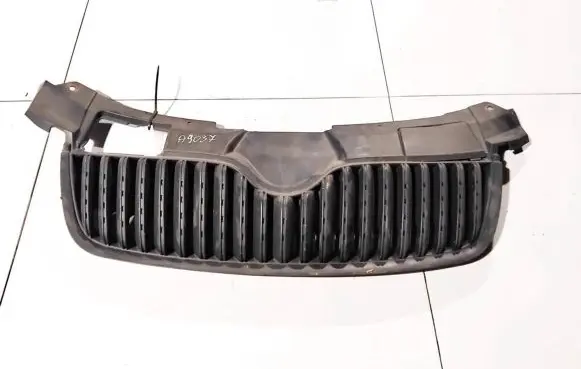 Skoda Fabia Mk2 (5J) Front grill 5j0853668 00201011270130001