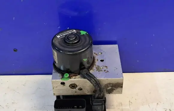 Volvo S60 ABS Pump 8619537 8619538