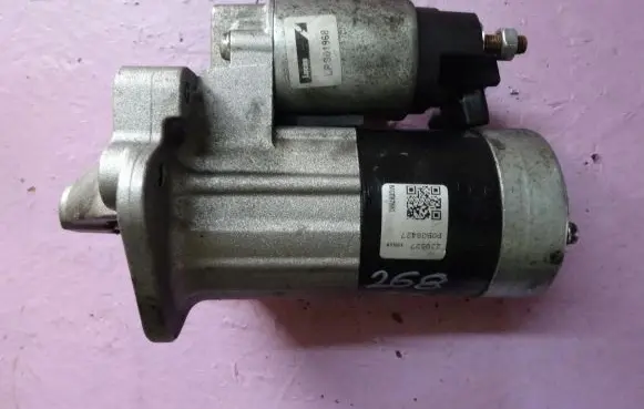Renault Kangoo II Starter motor LRS01968 M0T87881