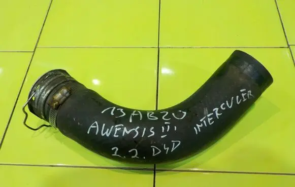 Toyota Avensis T270 Intercooler hose/pipe 