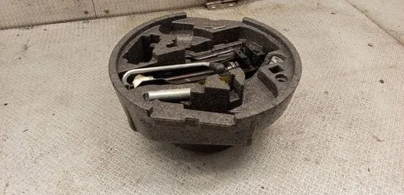 Skoda Octavia Mk2 (1Z) Tool set 