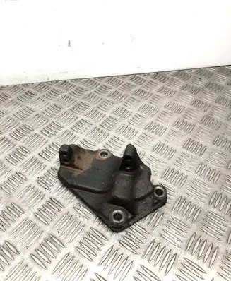 Mazda 6 Engine mounting bracket YB57