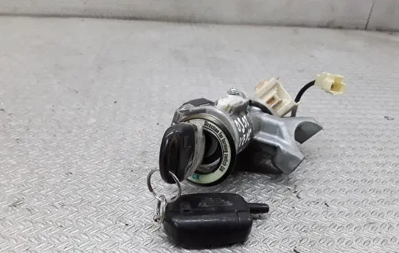 Toyota Avensis Verso Ignition lock 45020287