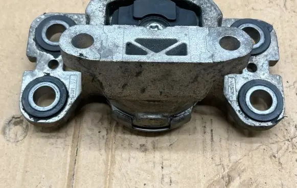 Land Rover Range Rover Evoque L538 Engine mount bracket BJ327M121AC 190711