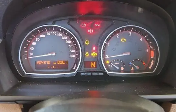 Speedometer (instrument cluster)
