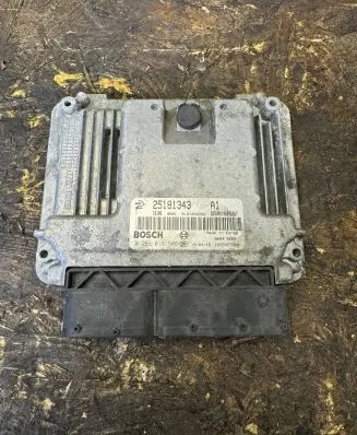 Chevrolet Captiva Engine control unit/module 25181343 0281016588