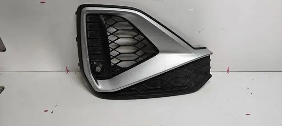 Audi Q2 - Front fog light trim/grill 81a807682q 0230208178 C9949