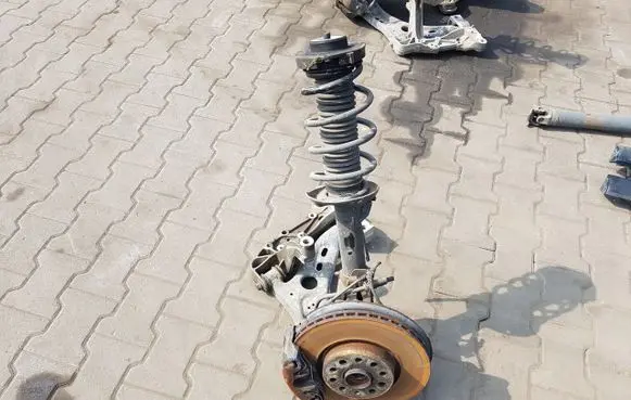 Volkswagen Golf VI Front wheel hub spindle knuckle