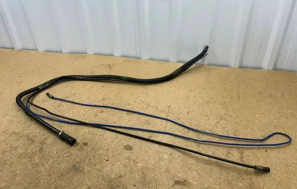 BMW 3 E46 Fuel line pipe 16117176552 1184356 7176552