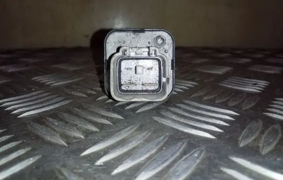 Toyota Avensis Verso Glow plug pre-heat relay 2861067010 1567000671
