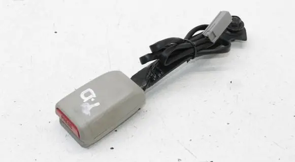 Mazda CX-7 Front seatbelt buckle