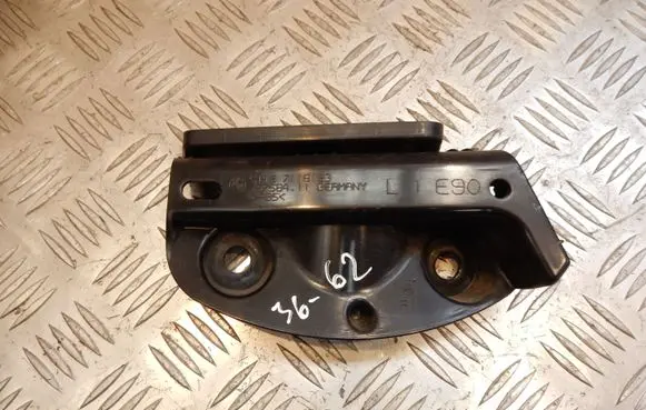 BMW 3 E90 E91 Bumper support mounting bracket corner 7118193 3662