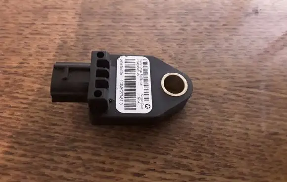 Dodge Caliber Airbag deployment crash/impact sensor P04896061AA