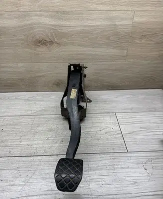 Volkswagen Transporter - Caravelle T5 Clutch pedal 7H1721059G 0567048 11577