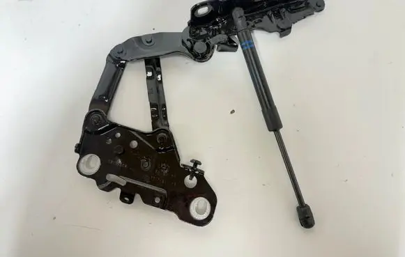 BMW X3 G01 Engine bonnet/hood hinges 7475791 7397499