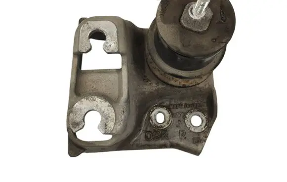 Subaru Outback (BS) Engine mounting bracket 